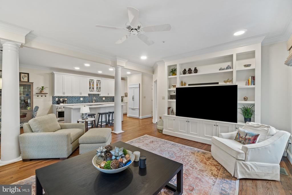 6438 CLOISTER GATE DRIVE Unit: 6438
