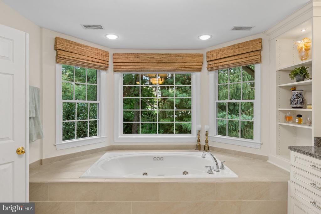 6438 CLOISTER GATE DRIVE Unit: 6438