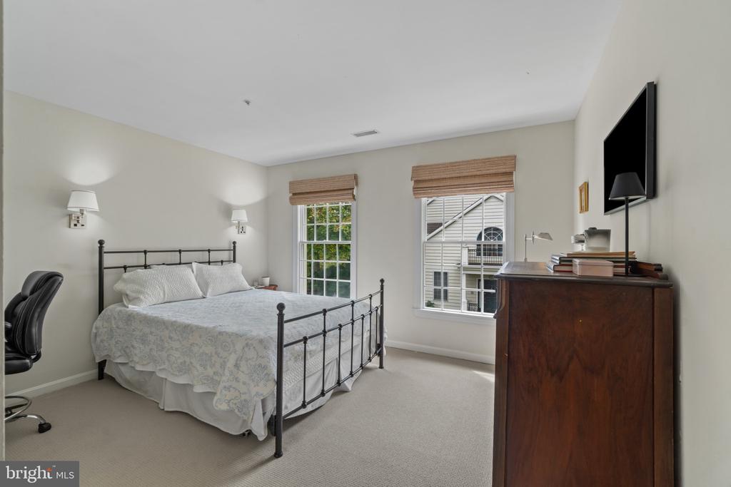 6438 CLOISTER GATE DRIVE Unit: 6438