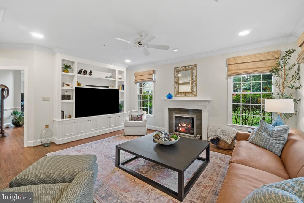 6438 CLOISTER GATE DRIVE Unit: 6438
