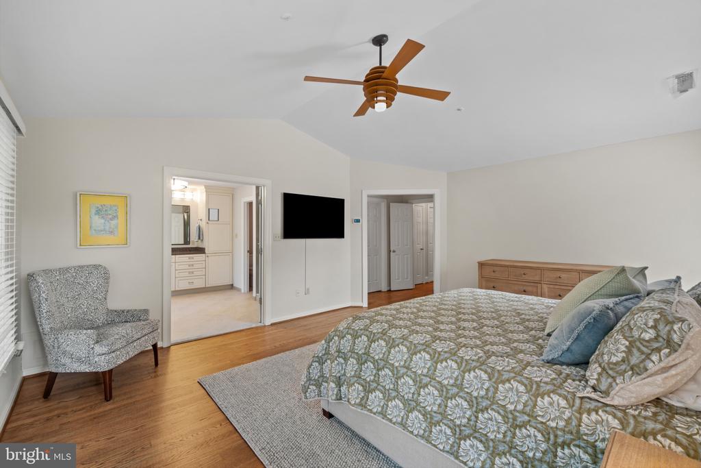 6438 CLOISTER GATE DRIVE Unit: 6438