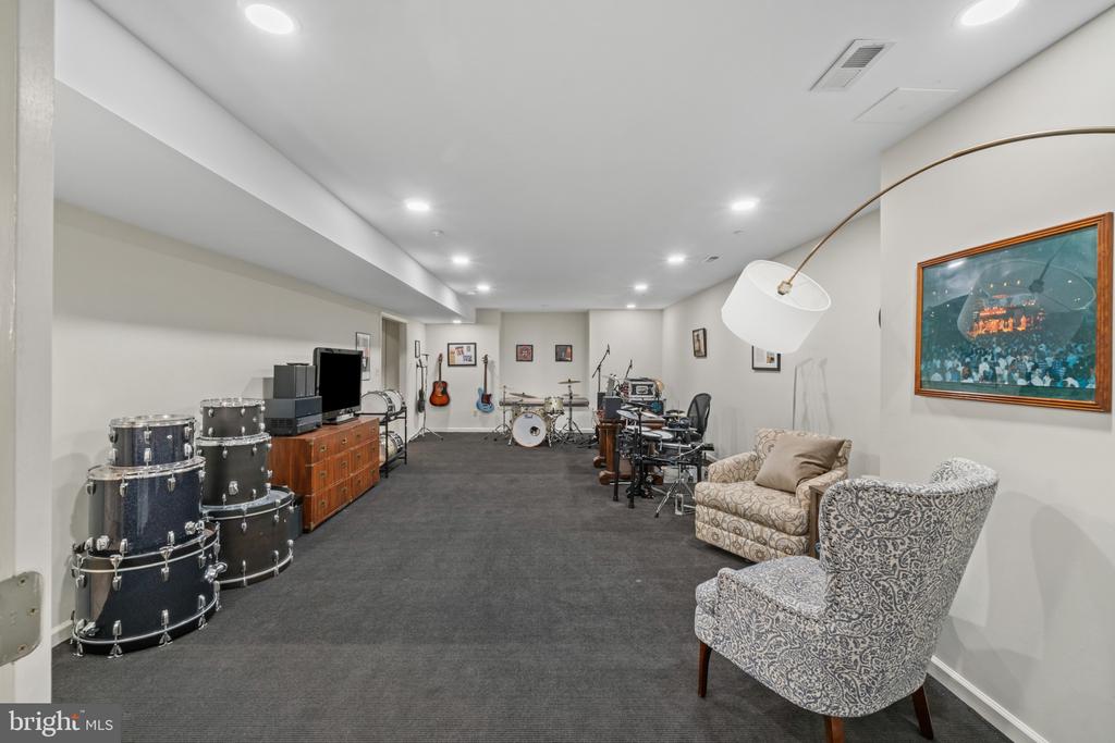 6438 CLOISTER GATE DRIVE Unit: 6438