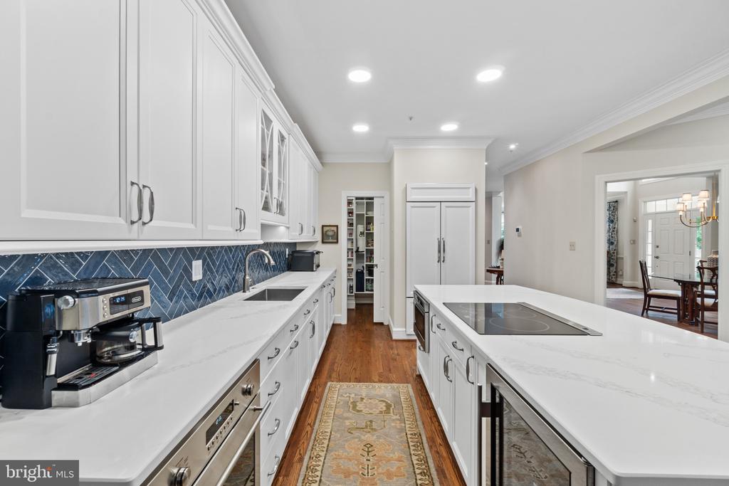 6438 CLOISTER GATE DRIVE Unit: 6438