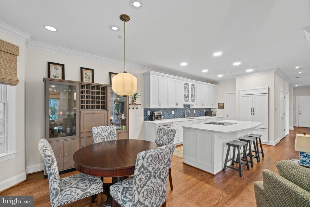 6438 CLOISTER GATE DRIVE Unit: 6438