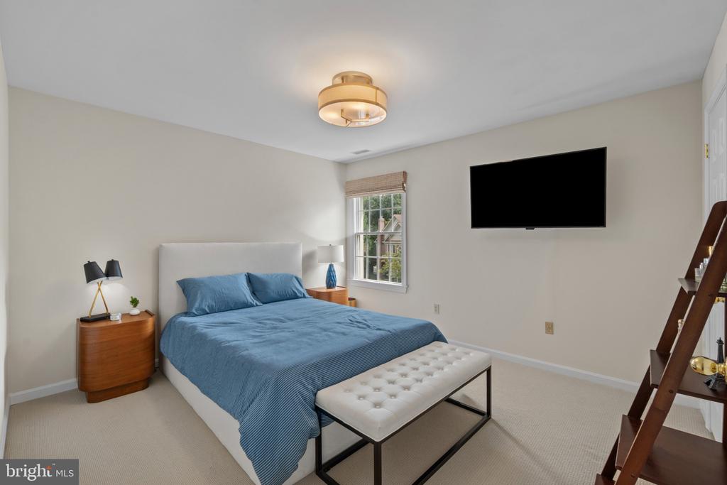 6438 CLOISTER GATE DRIVE Unit: 6438