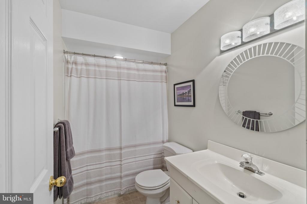 6438 CLOISTER GATE DRIVE Unit: 6438