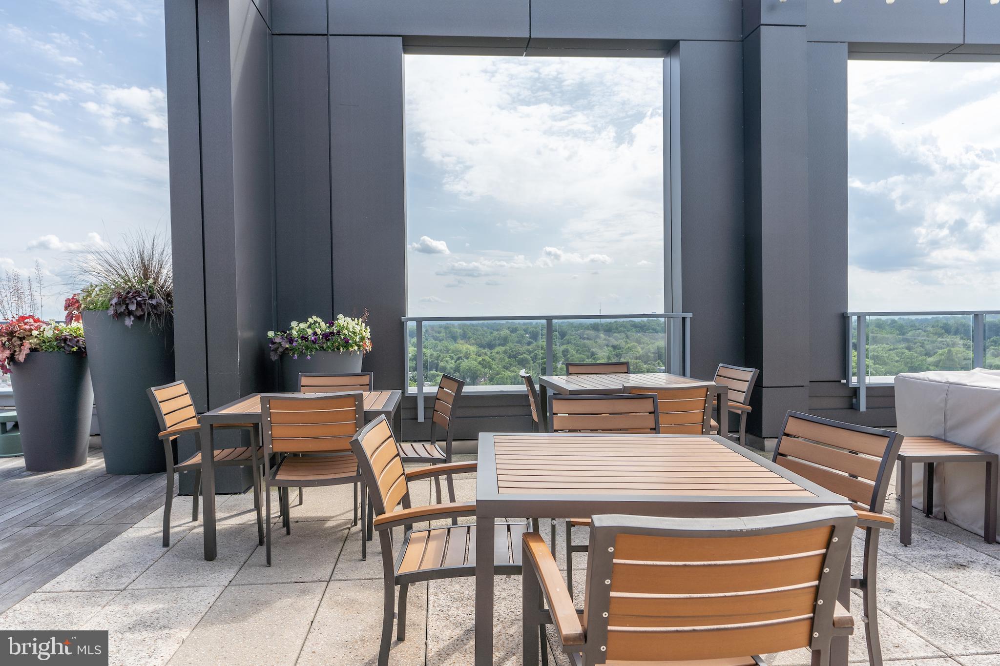 4960 FAIRMONT AVENUE PH2