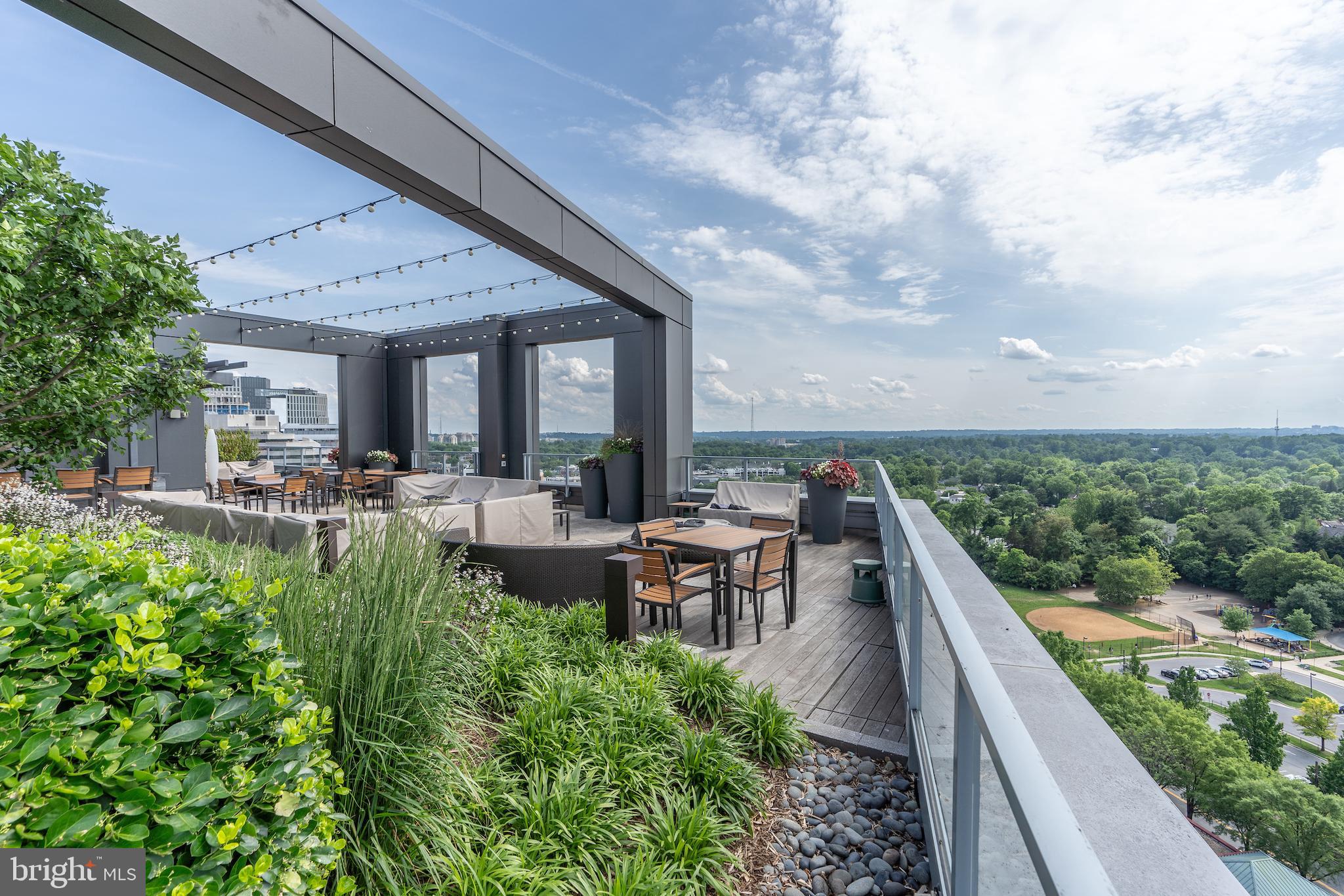 4960 FAIRMONT AVENUE PH2