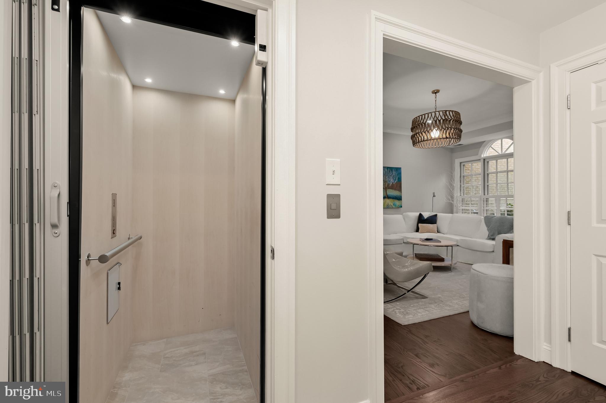 8521 GAVIN MANOR COURT