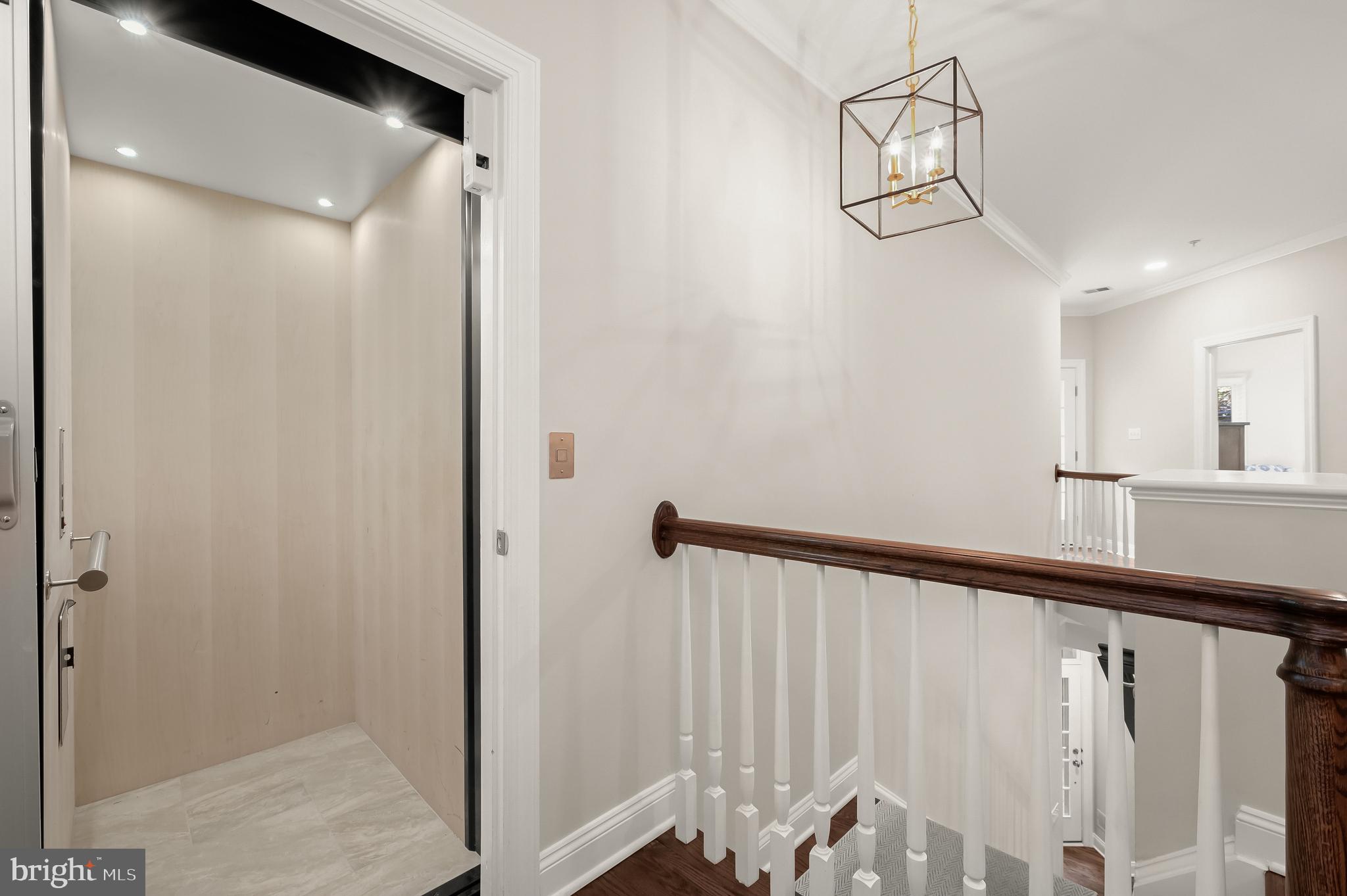 8521 GAVIN MANOR COURT