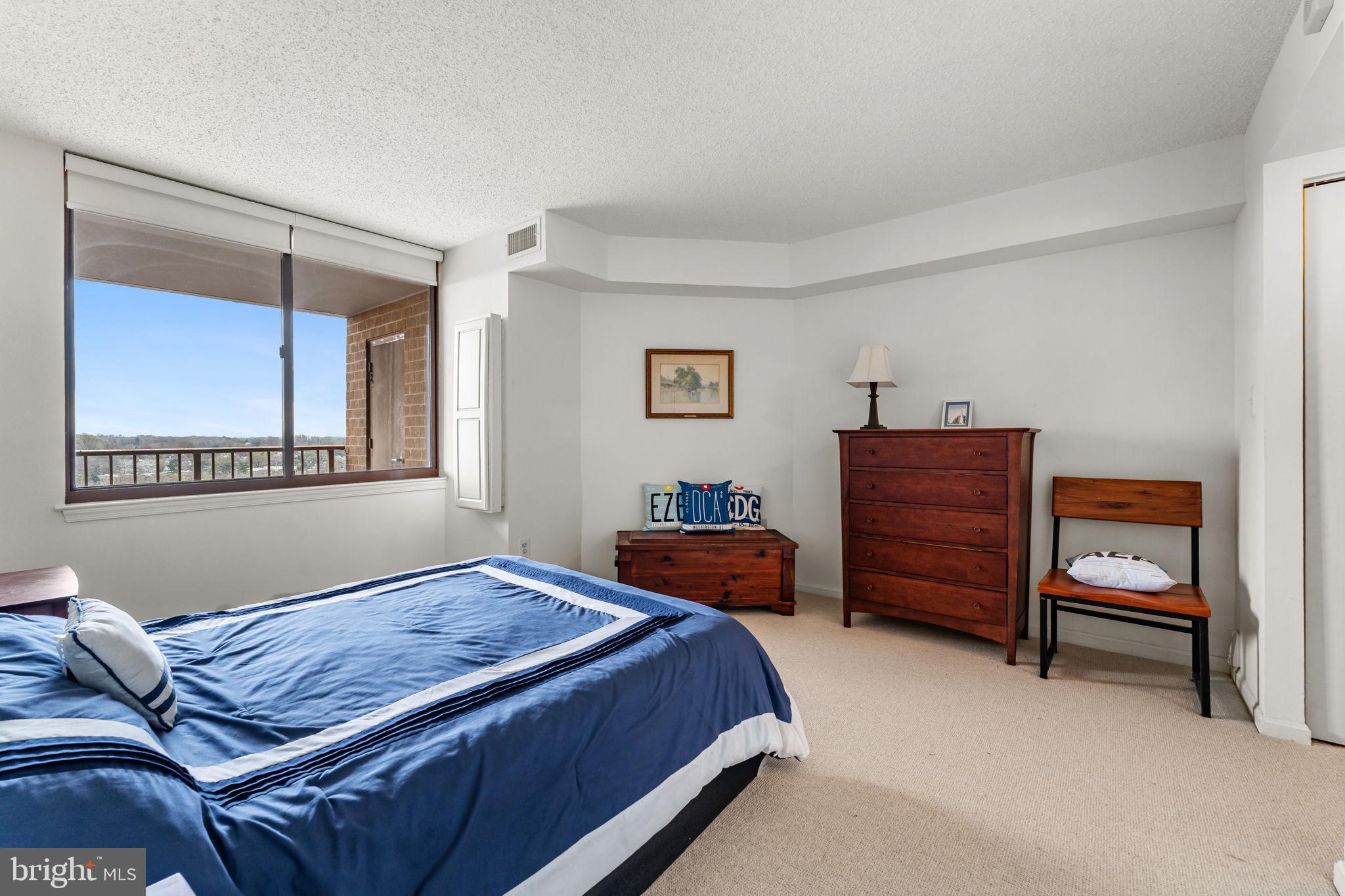 10101 GROSVENOR PLACE 1808