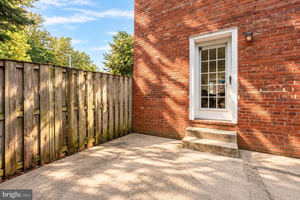 6701 KENWOOD FOREST LANE Unit: 51