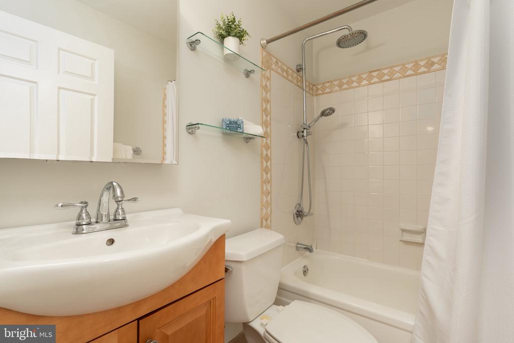 6701 KENWOOD FOREST LANE Unit: 51