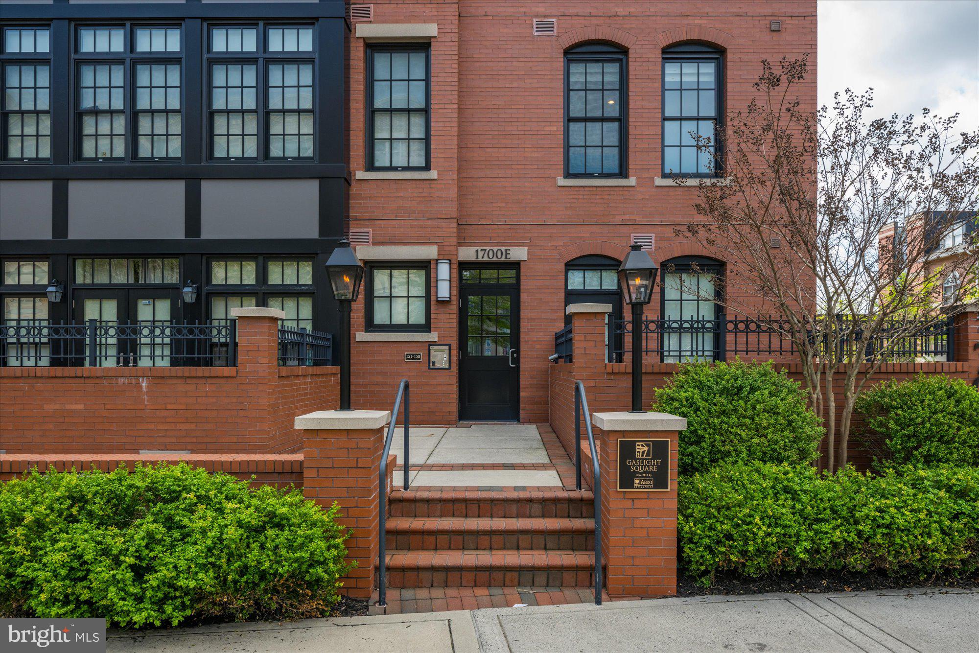 1700 CLARENDON BOULEVARD 154