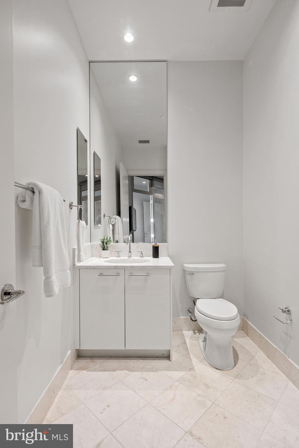 1881 N NASH STREET TS 09