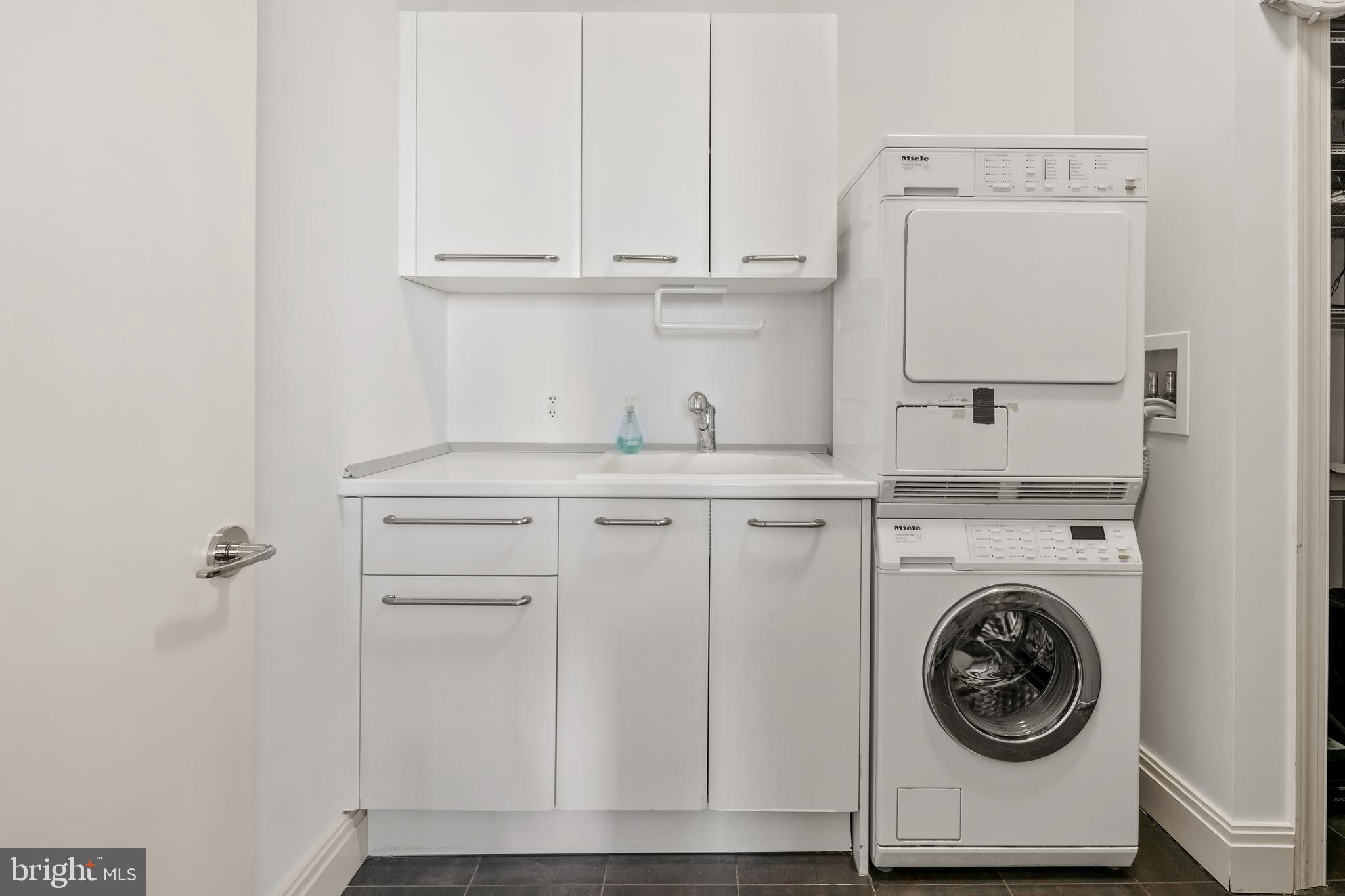 1881 N NASH STREET TS 09