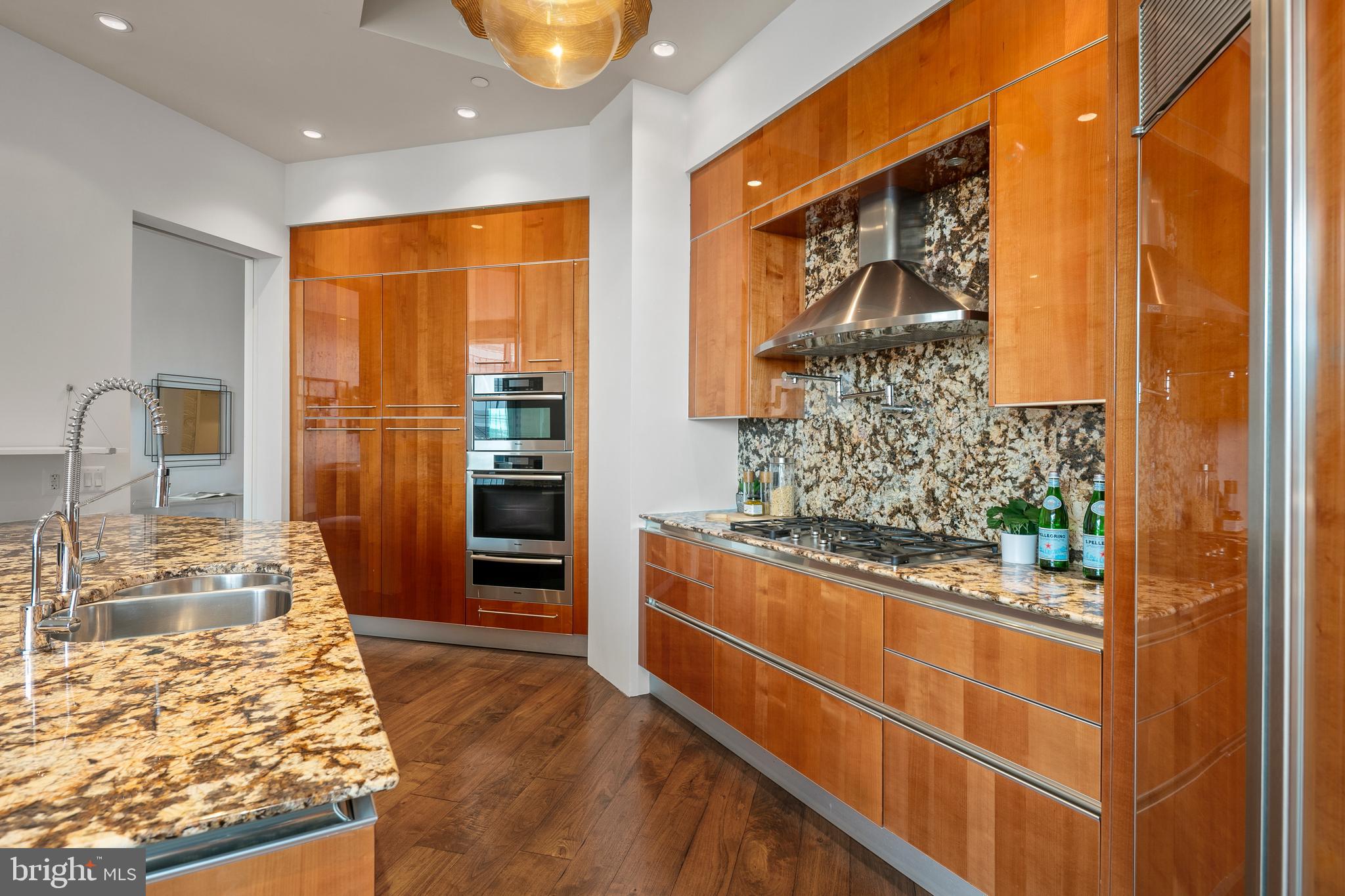 1881 N NASH STREET TS 09