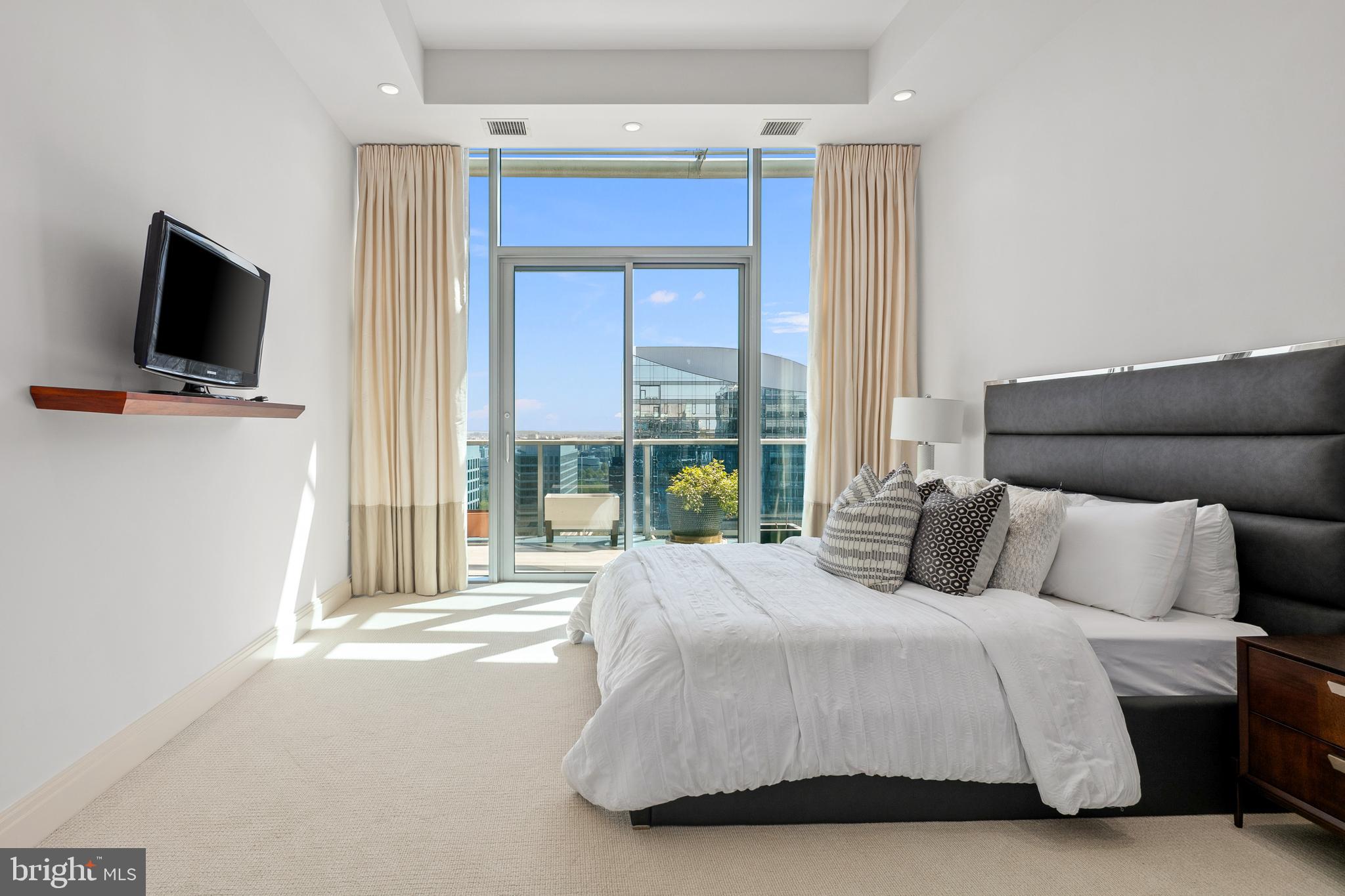 1881 N NASH STREET TS 09