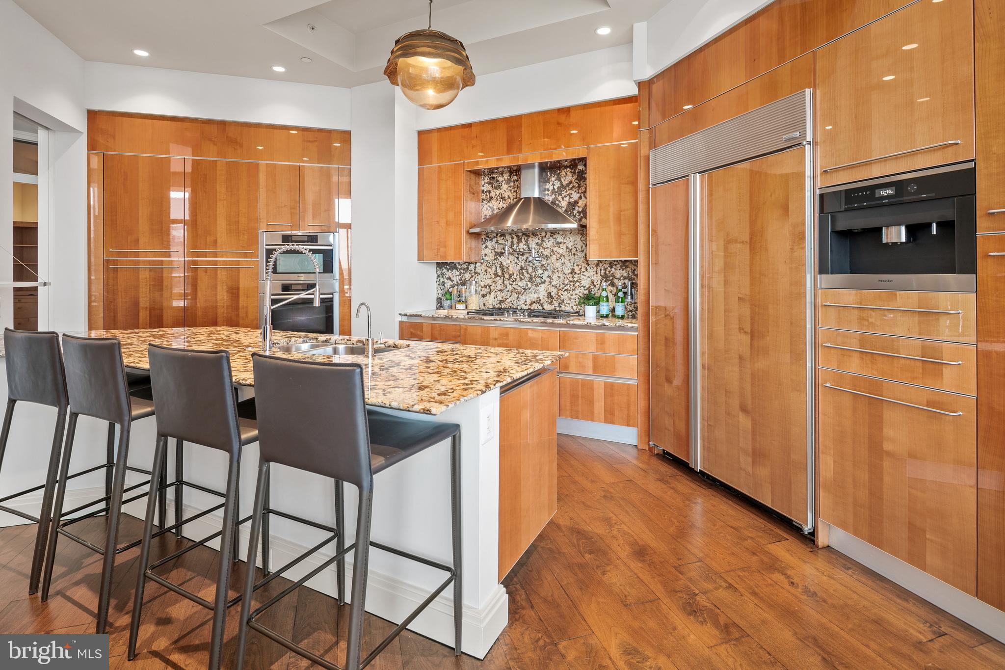 1881 N NASH STREET TS 09