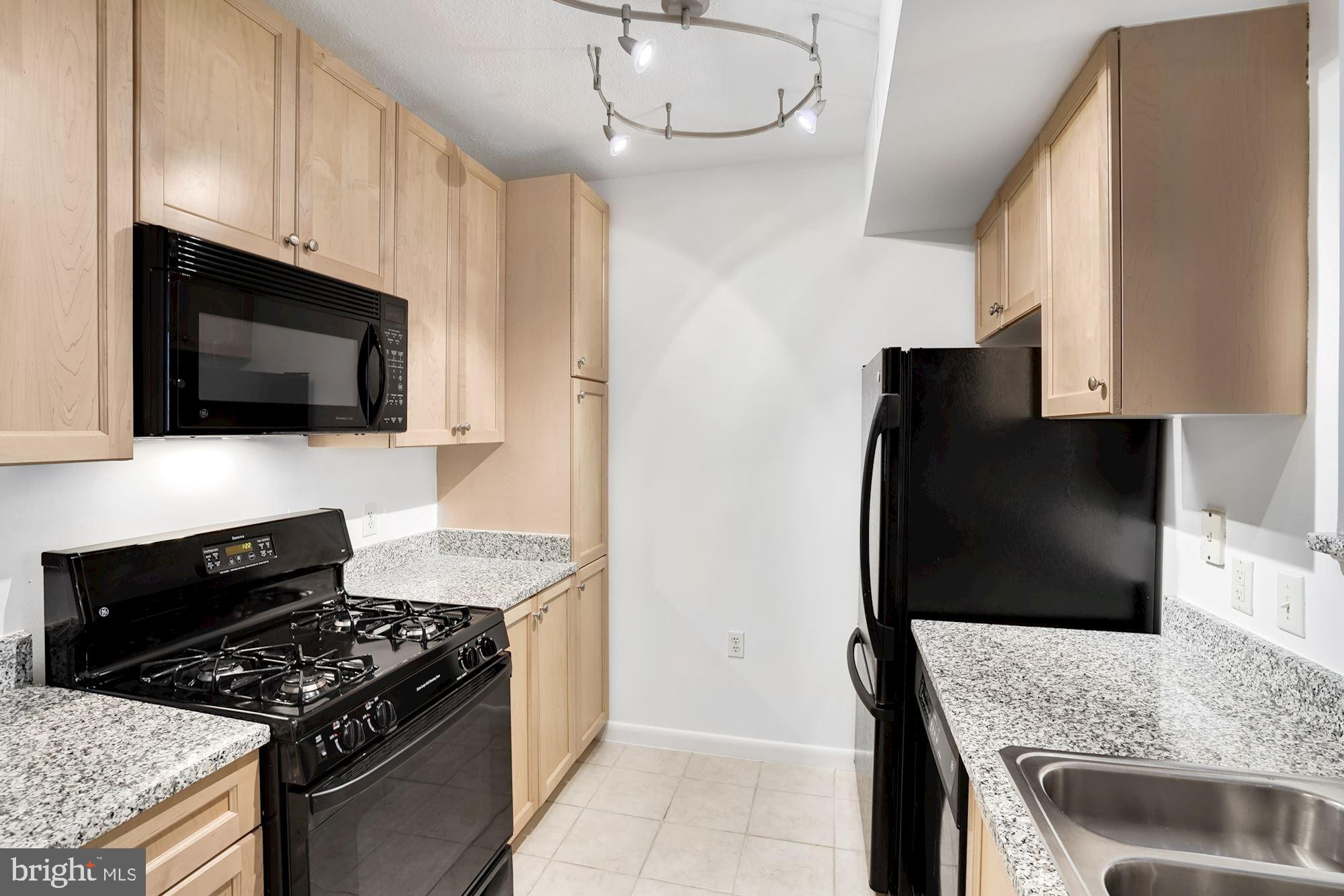 851 N GLEBE ROAD 418