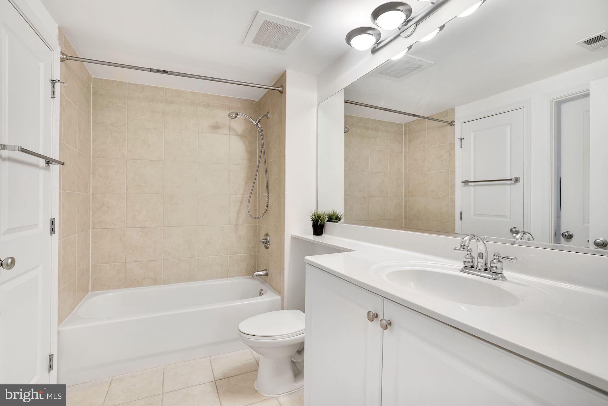 851 N GLEBE ROAD 418