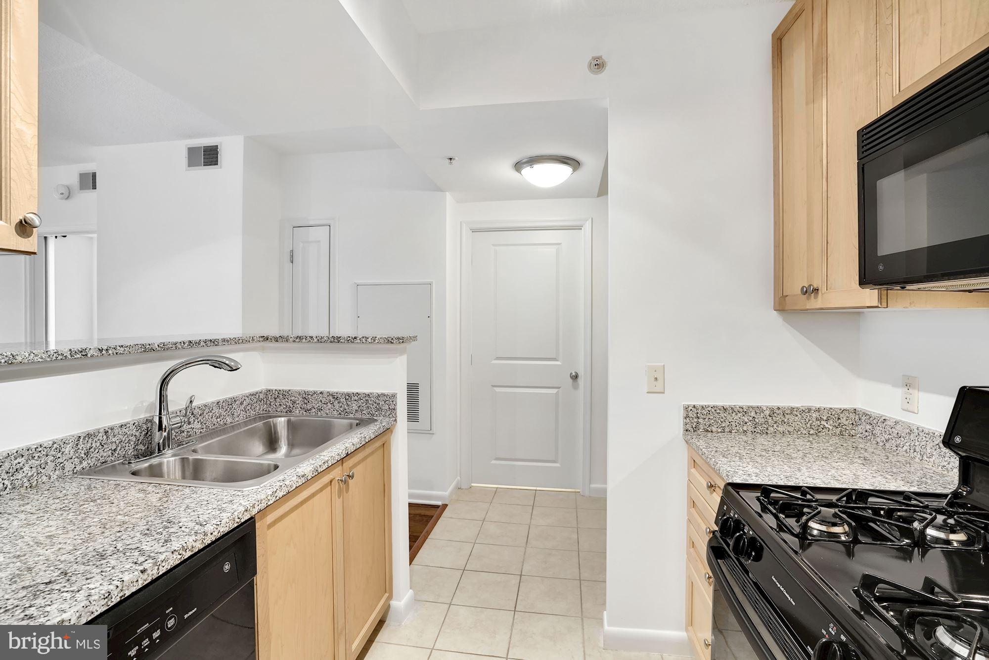 851 N GLEBE ROAD 418