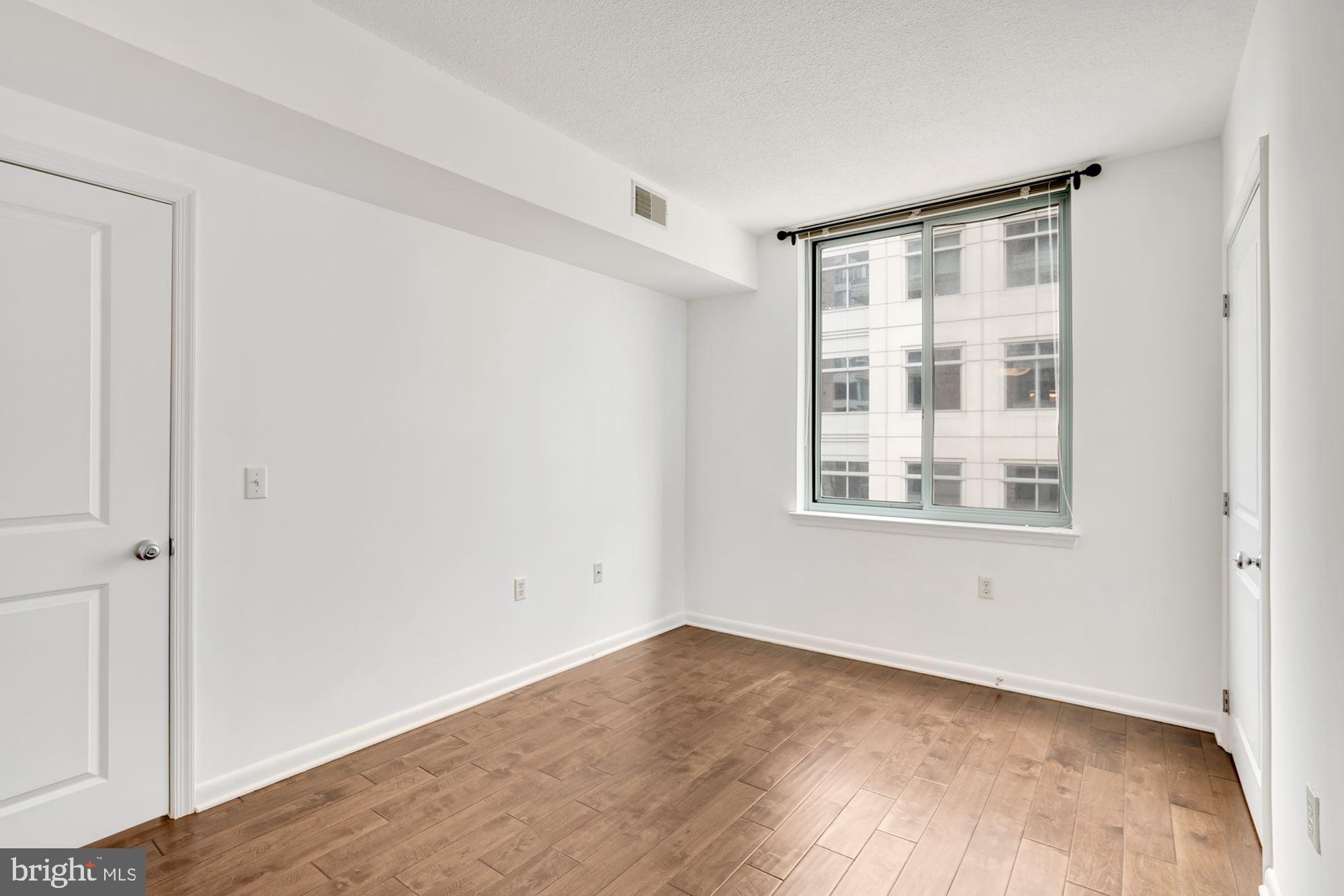 851 N GLEBE ROAD 418