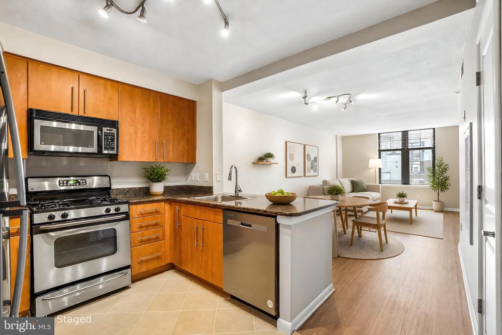 1021 GARFIELD STREET Unit: 627