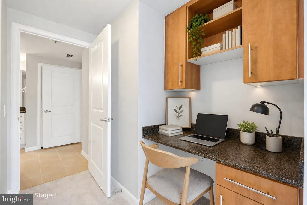 1021 GARFIELD STREET Unit: 627