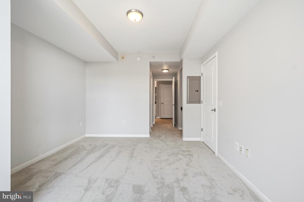 1021 GARFIELD STREET Unit: 627