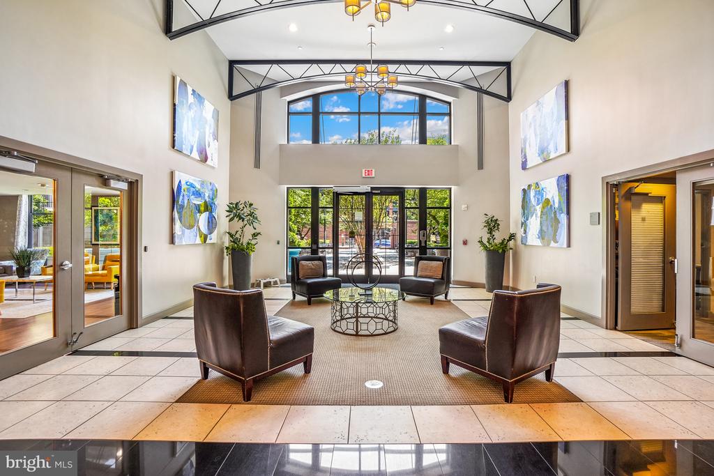 1021 GARFIELD STREET Unit: 627