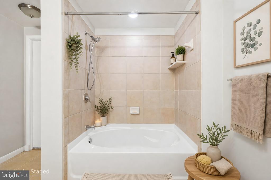 1021 GARFIELD STREET Unit: 627