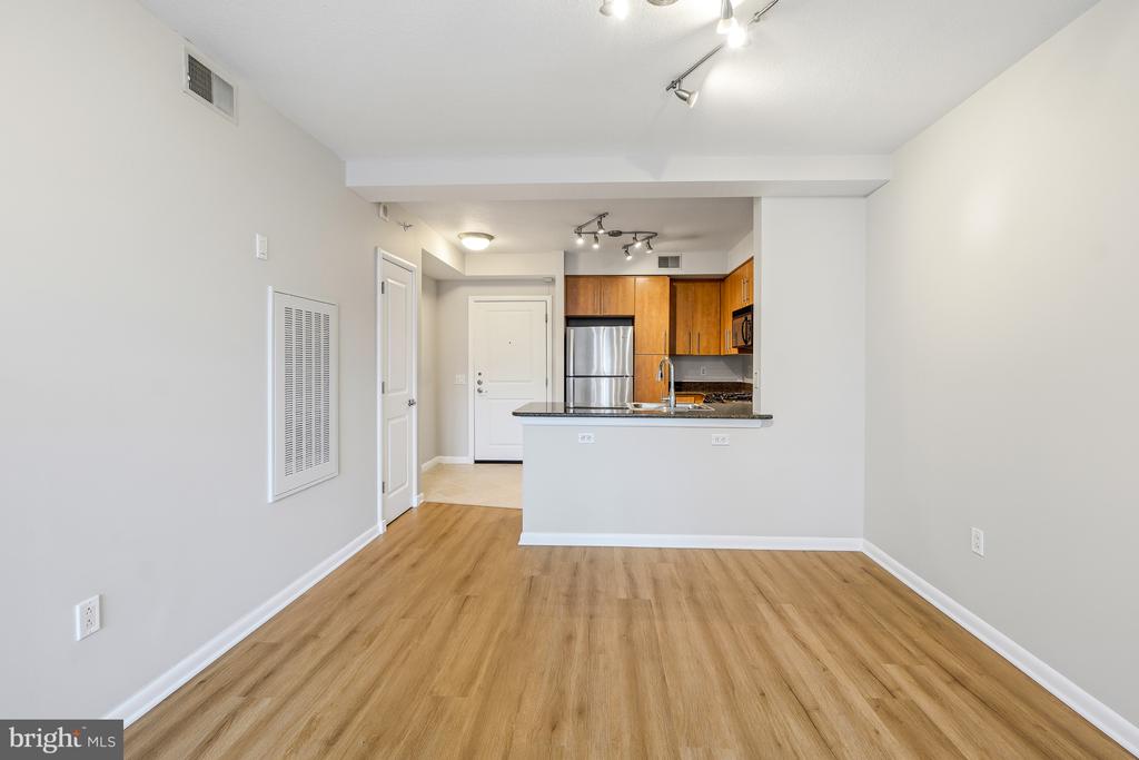 1021 GARFIELD STREET Unit: 627