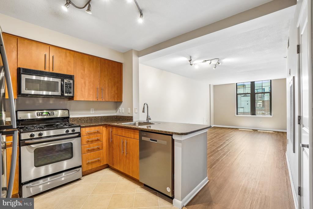 1021 GARFIELD STREET Unit: 627