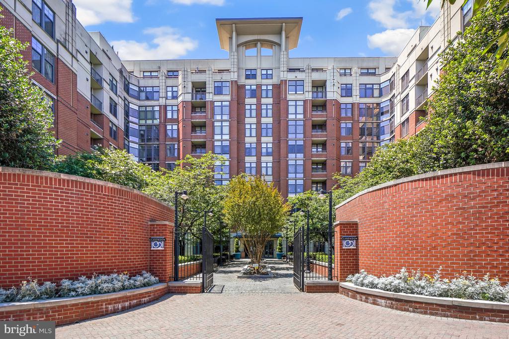 1021 GARFIELD STREET Unit: 627