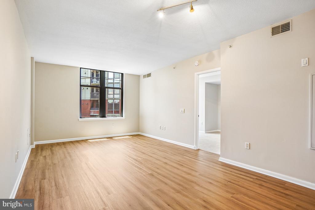 1021 GARFIELD STREET Unit: 627