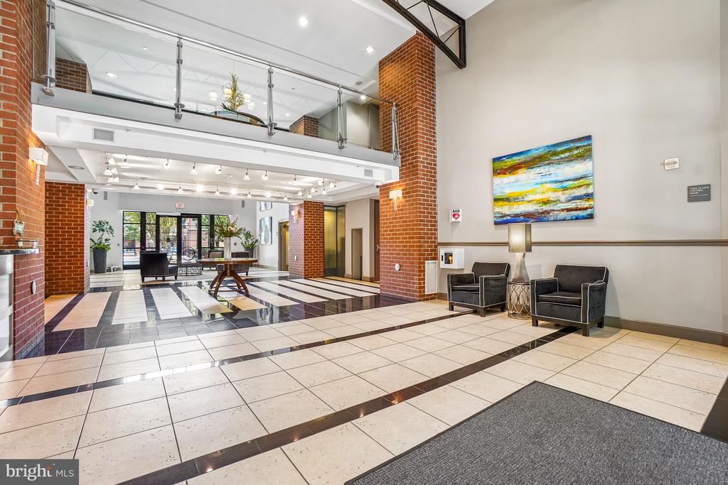 1021 GARFIELD STREET Unit: 627