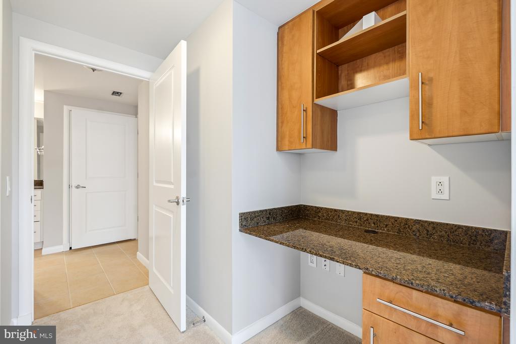 1021 GARFIELD STREET Unit: 627