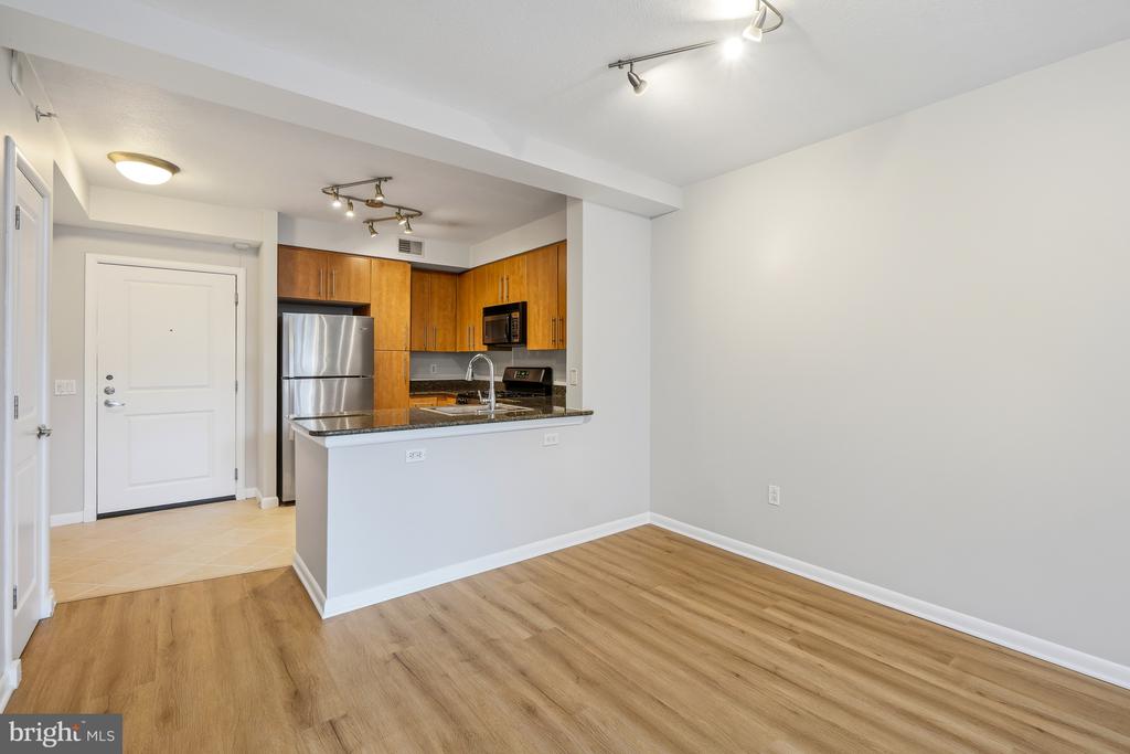 1021 GARFIELD STREET Unit: 627