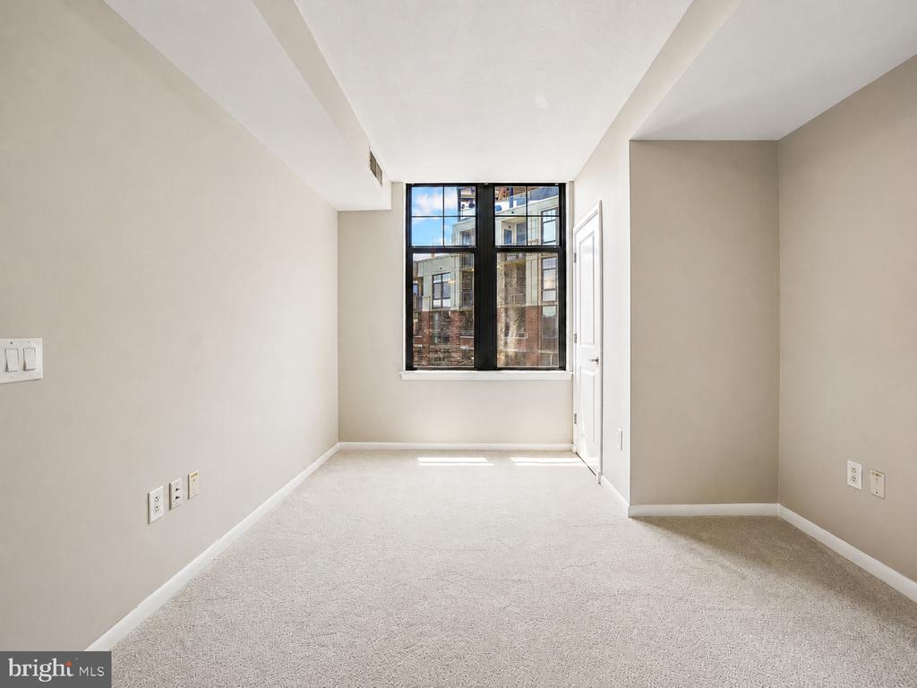 1021 GARFIELD STREET Unit: 627