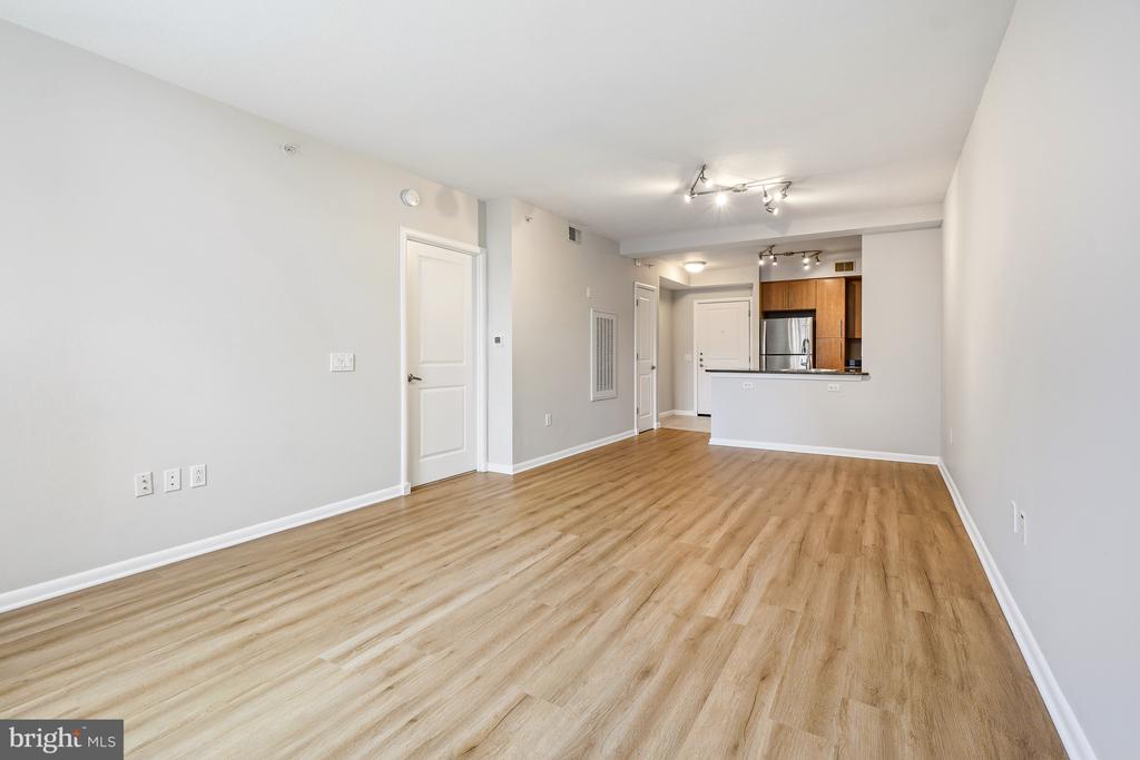 1021 GARFIELD STREET Unit: 627