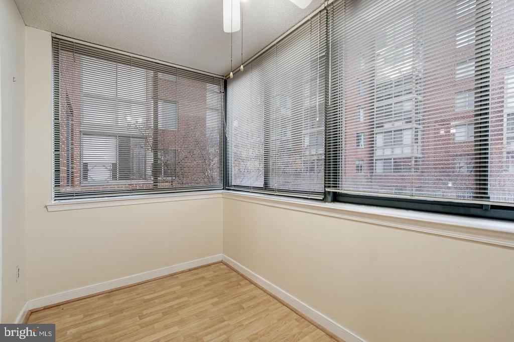 1050 N TAYLOR STREET Unit: 1-213