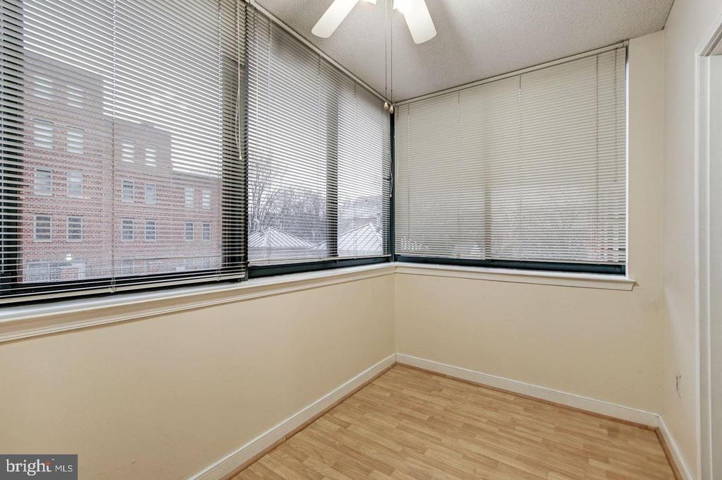 1050 N TAYLOR STREET Unit: 1-213