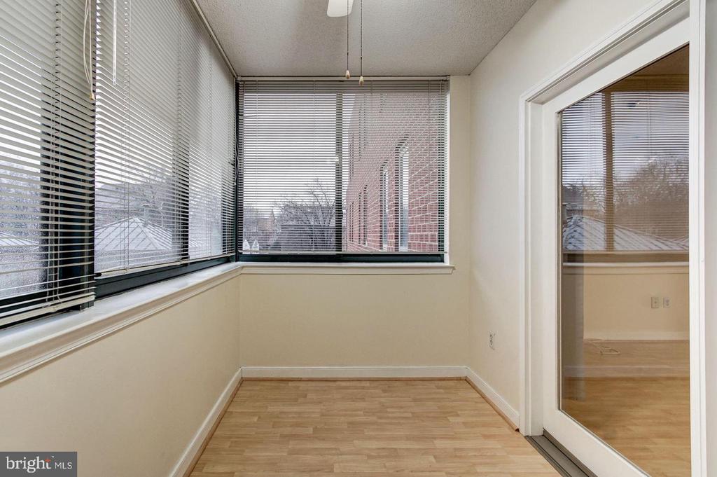 1050 N TAYLOR STREET Unit: 1-213