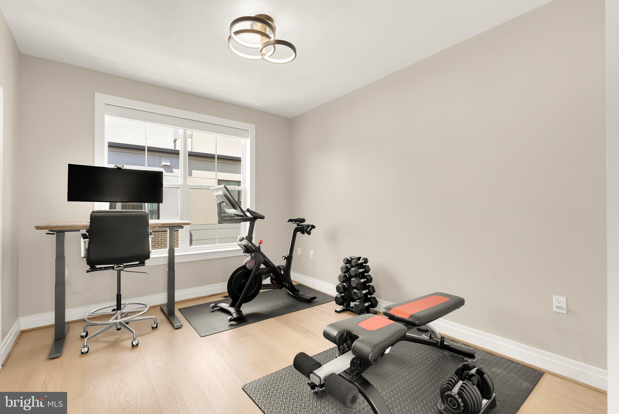 215 MONTGOMERY STREET