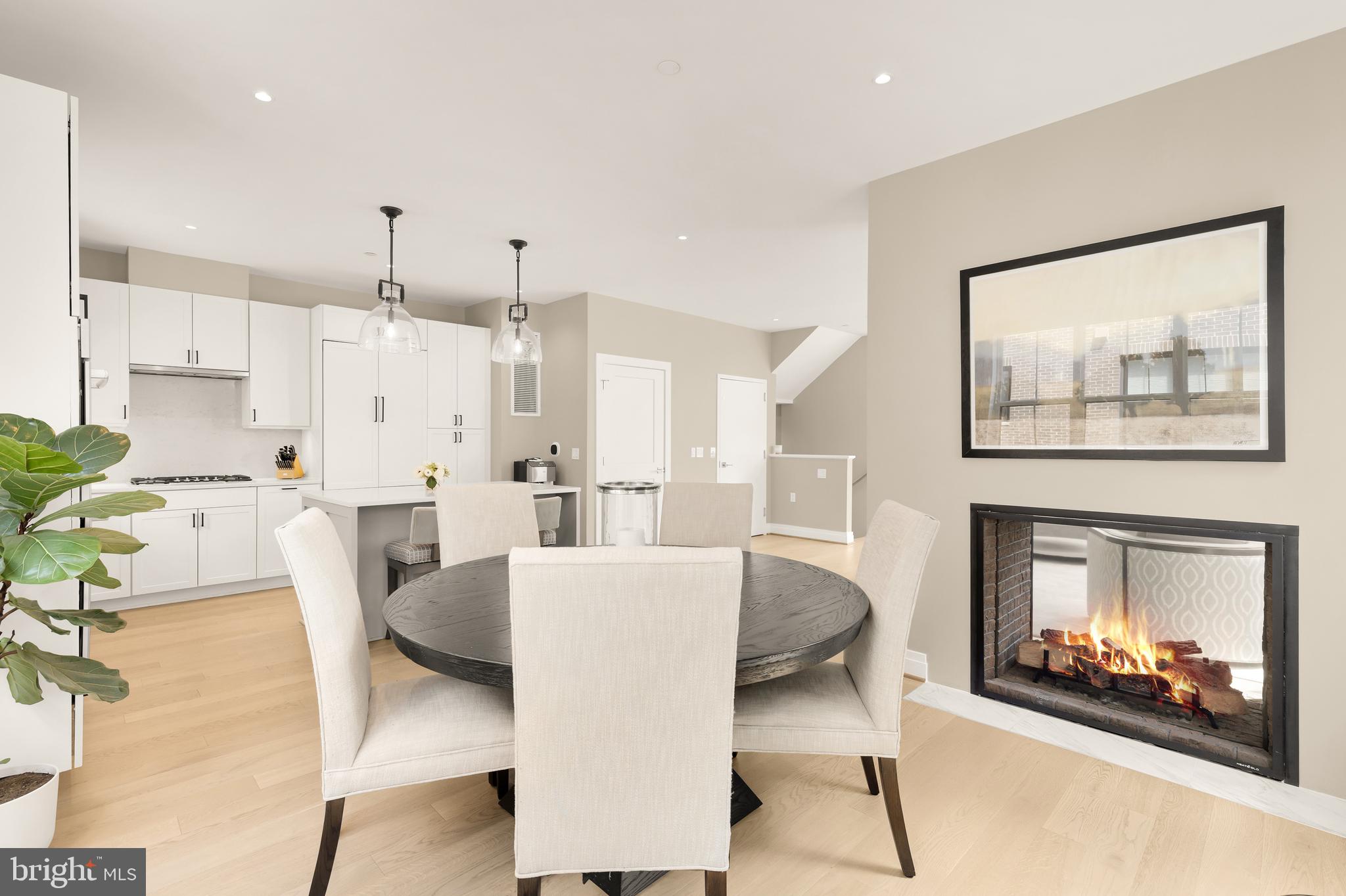 215 MONTGOMERY STREET