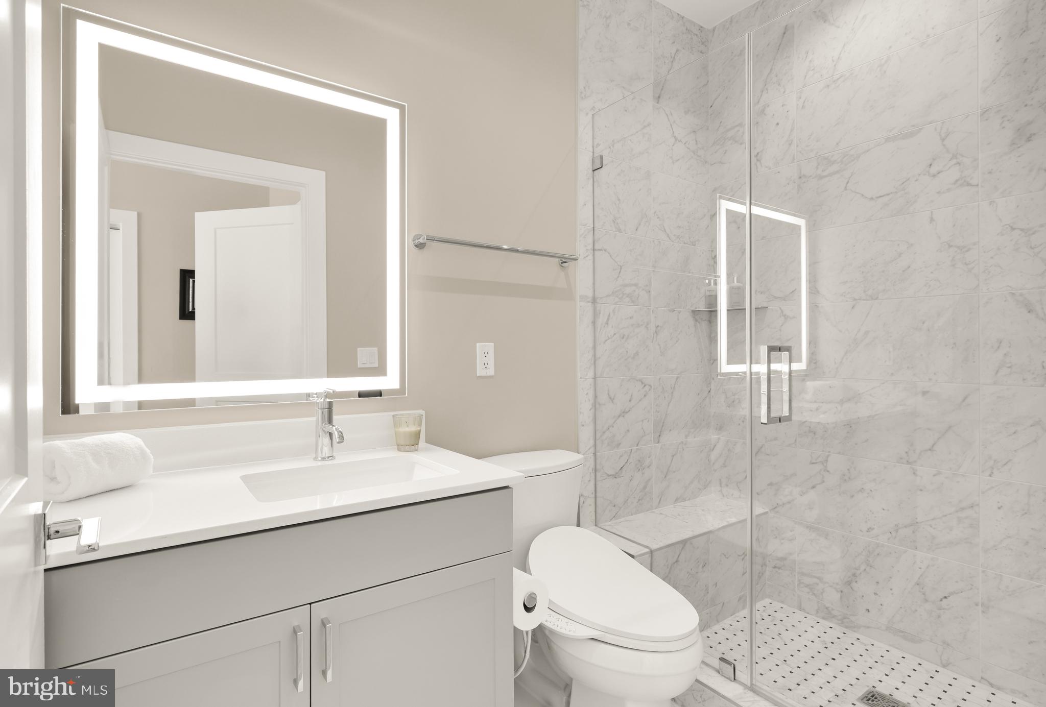 215 MONTGOMERY STREET