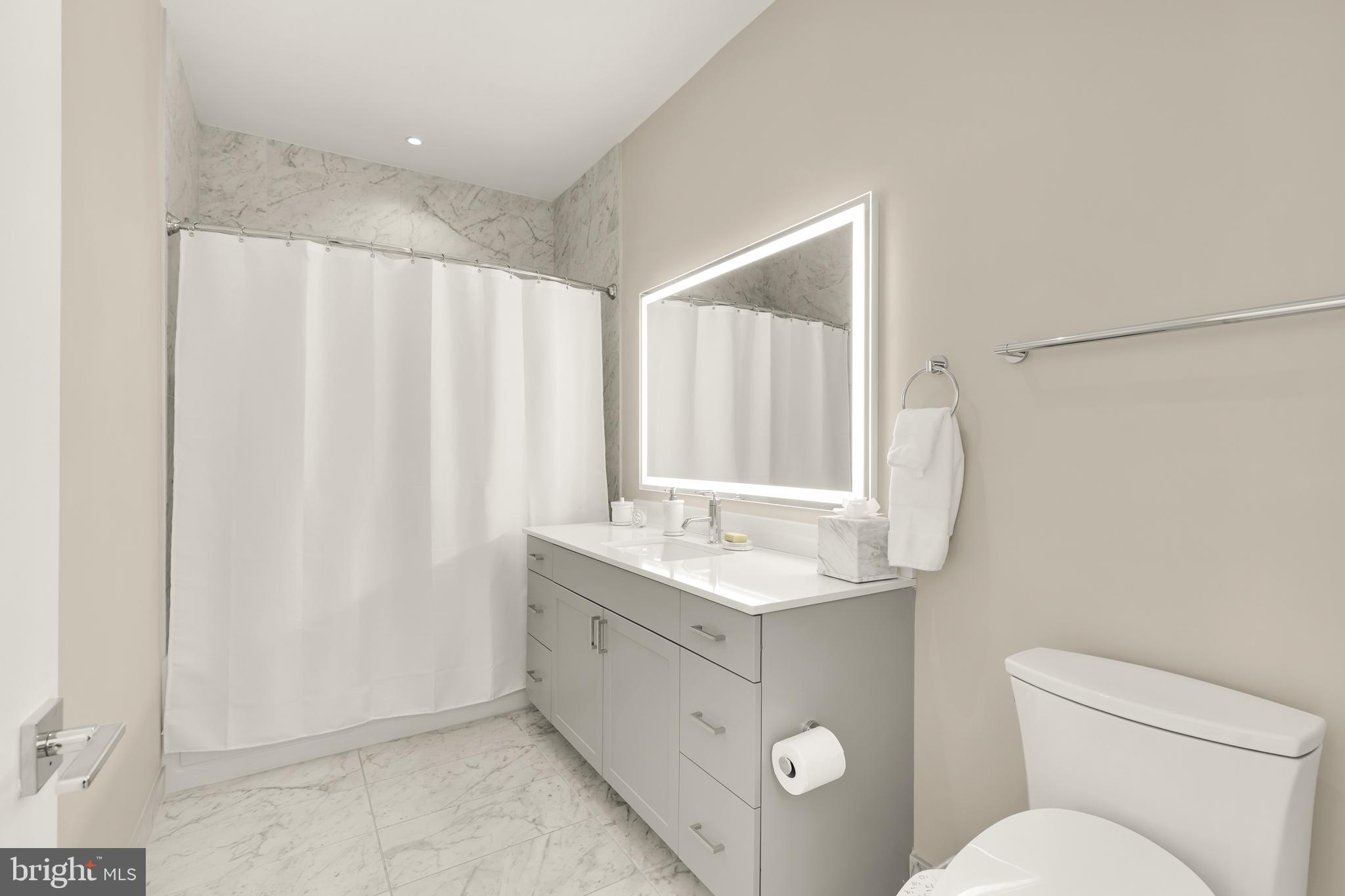 215 MONTGOMERY STREET