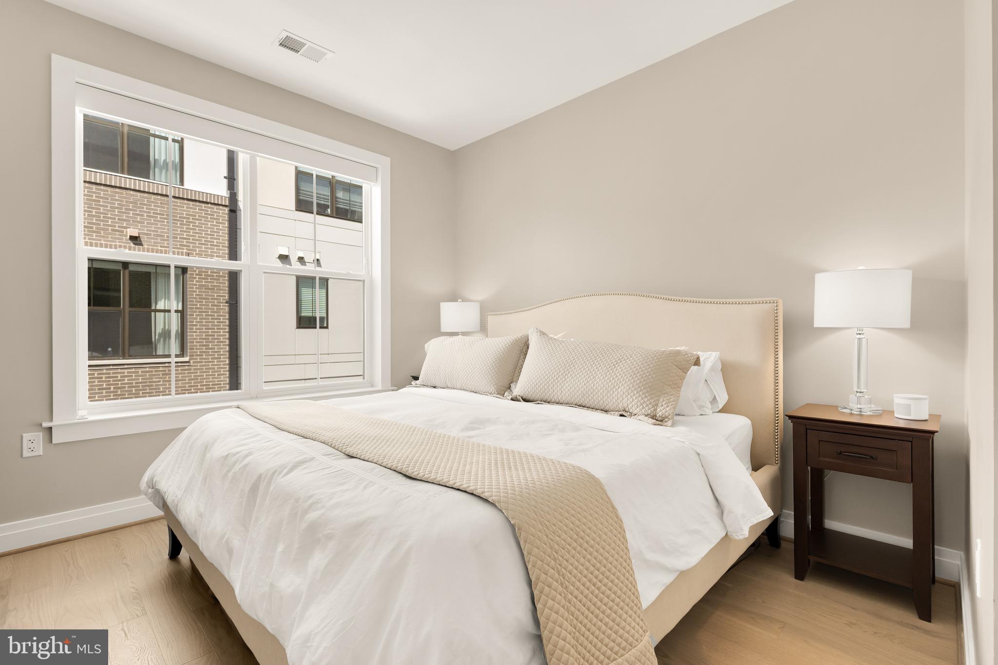 215 MONTGOMERY STREET