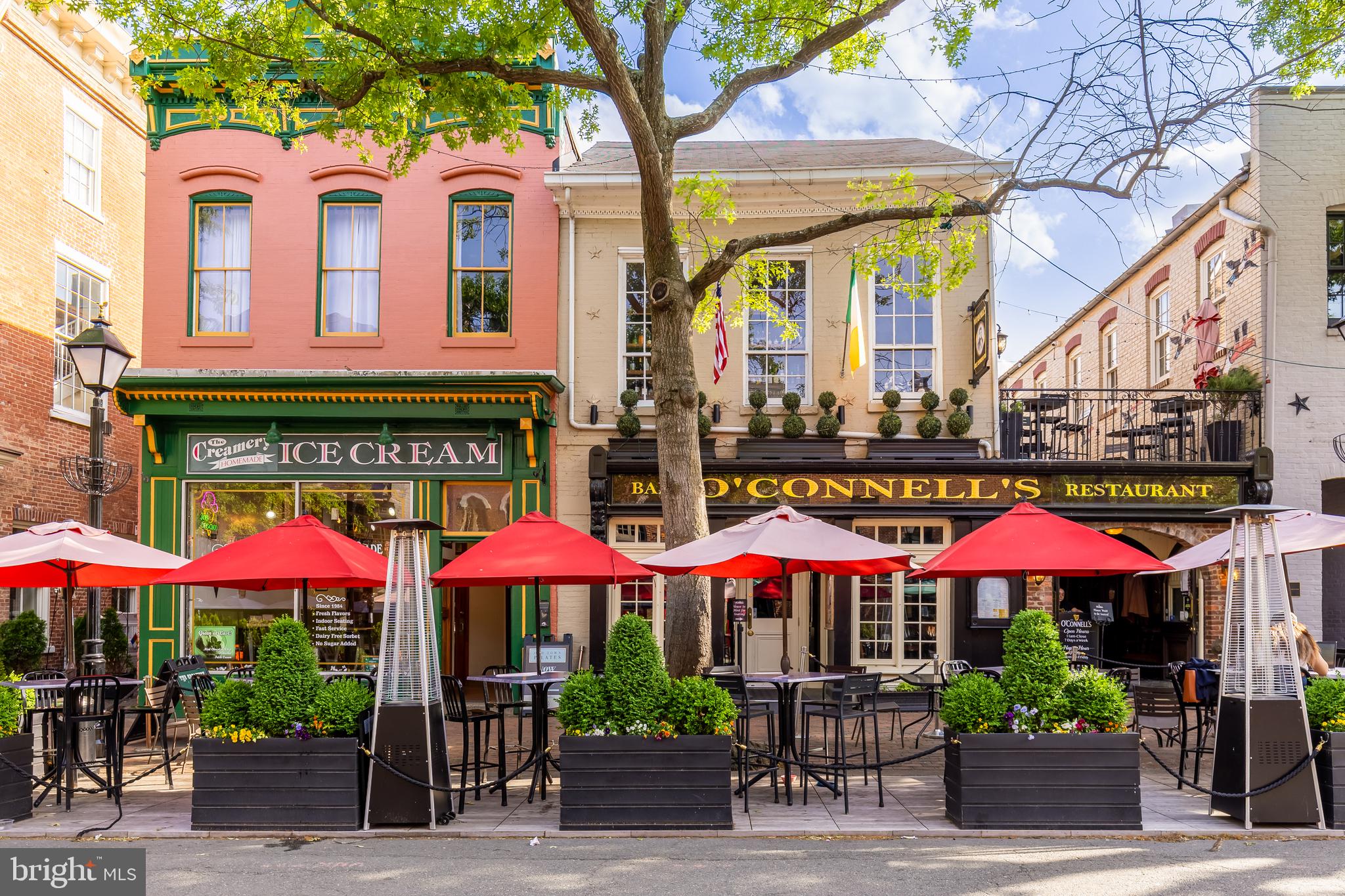 215 MONTGOMERY STREET